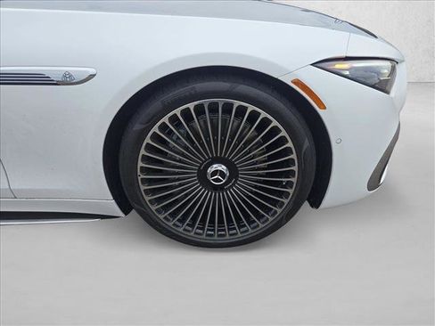 New 2026 Mercedes-Benz Maybach SL 680 image 9