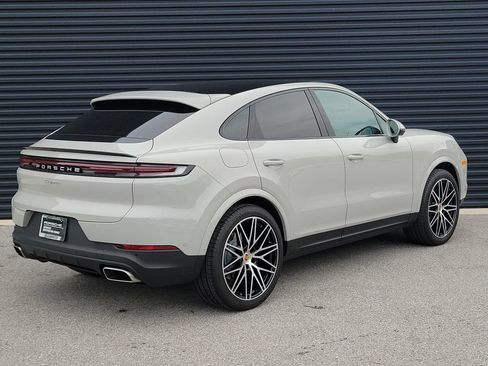 Certified 2024 Porsche Cayenne Coupe AWD/4WD image 7