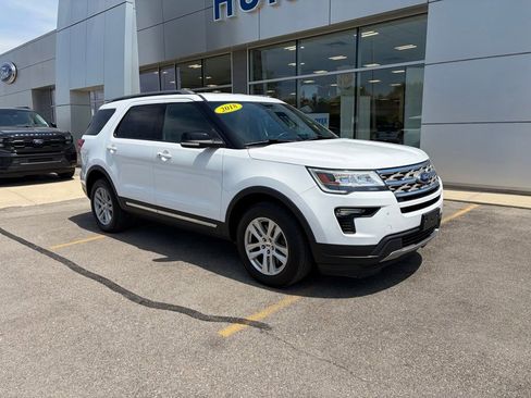 Used 2018 Ford Explorer XLT w/ Equipment Group 201A AWD/4WD image 7