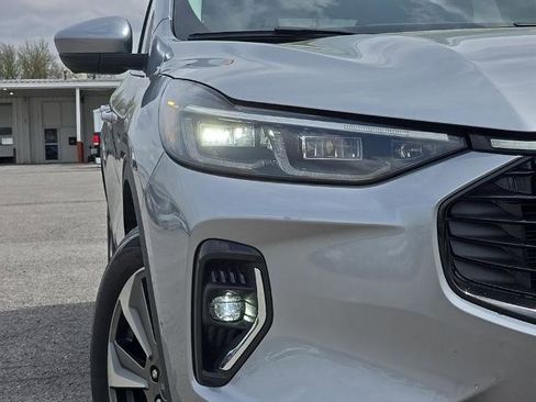 Certified 2023 Ford Escape Platinum w/ Premium Technology Package AWD/4WD image 9