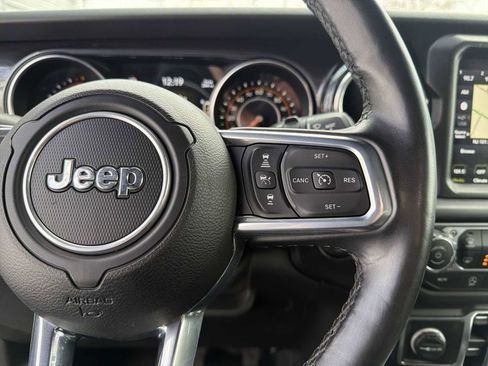 Used 2021 Jeep Wrangler Unlimited Sahara image 25