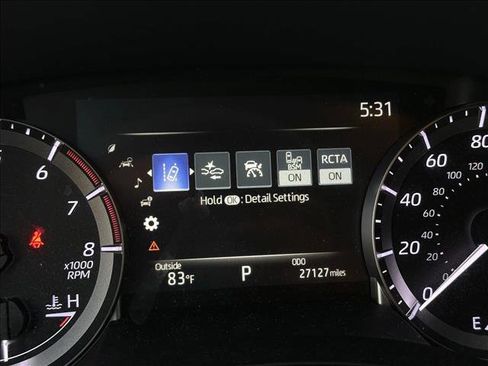 Used 2023 Toyota Highlander XLE image 12