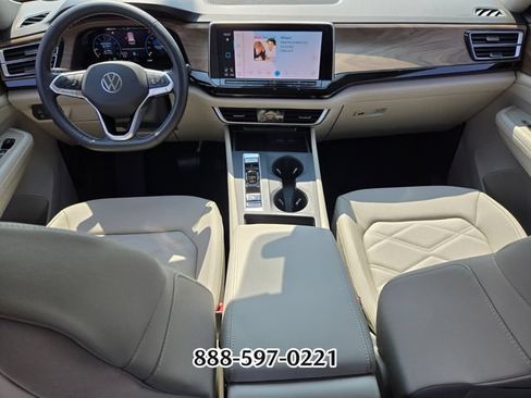 Used 2026 Volkswagen Atlas SE FWD image 14