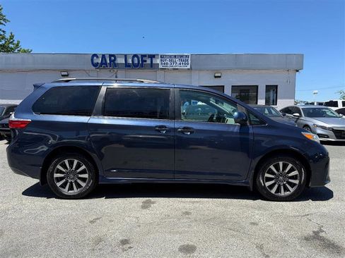 Used 2019 Toyota Sienna LE AWD/4WD image 5