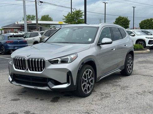 Certified 2025 BMW X1 xDrive28i w/ Technology Package AWD/4WD image 3