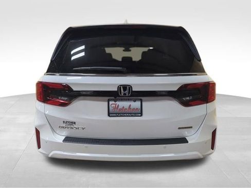 New 2026 Honda Odyssey Touring image 5