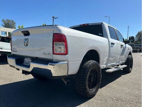 Used 2024 RAM 2500 Big Horn AWD/4WD image 8