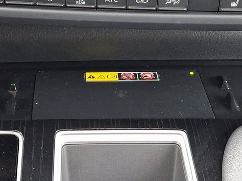 Used 2025 Toyota Sienna XSE FWD image 26