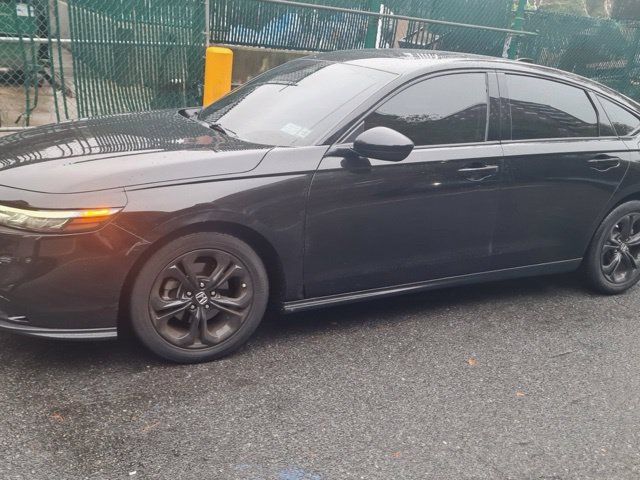 Used 2025 Honda Accord SE image 1
