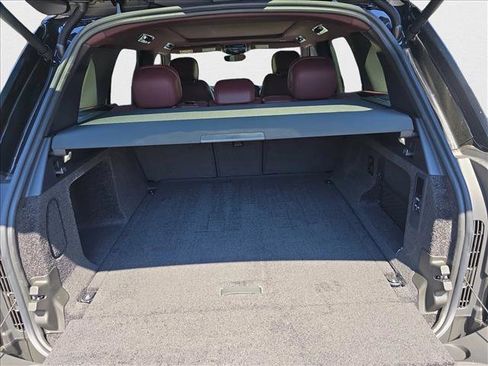 New 2025 Land Rover Range Rover SE image 12