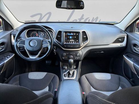 Certified 2018 Jeep Cherokee Latitude AWD/4WD image 16