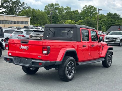 Used 2023 Jeep Gladiator Overland AWD/4WD image 10