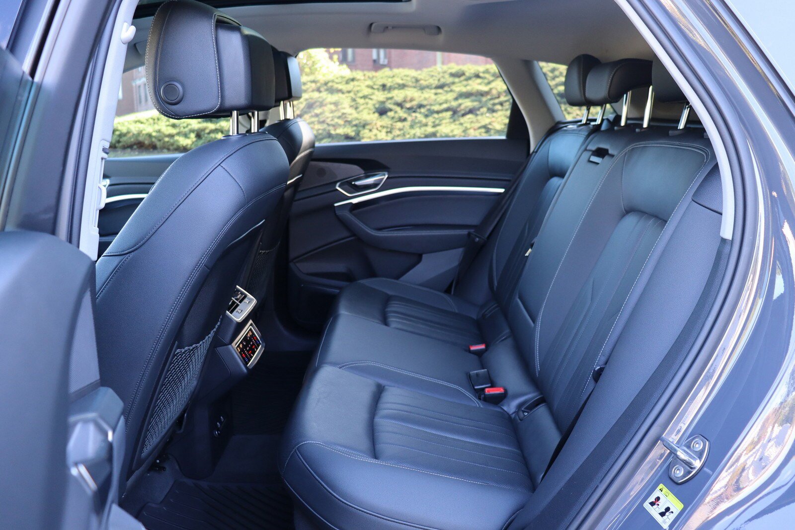Used 2024 Audi Q8 e-tron Premium Plus AWD/4WD image 15