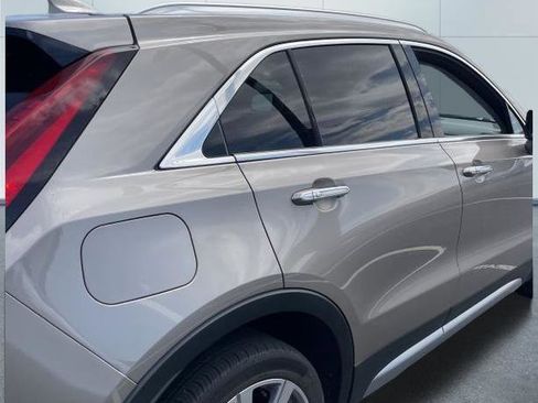 Certified 2023 Cadillac XT4 Luxury w/ Cold Weather Package AWD/4WD image 8