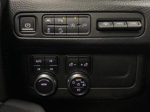 Used 2021 GMC Yukon XL Denali image 14