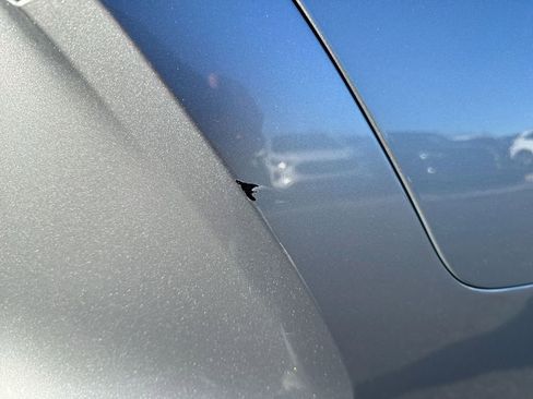 Used 2020 Toyota Highlander XLE image 32