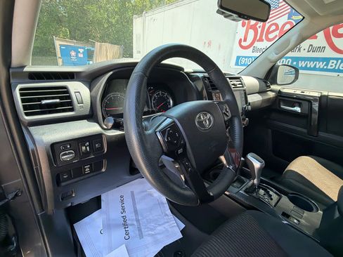 Used 2021 Toyota 4Runner TRD Off-Road AWD/4WD image 22