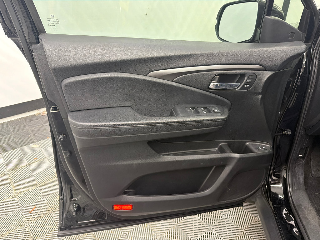 Used 2021 Honda Pilot Special Edition image 11