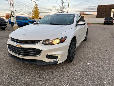 Used 2016 Chevrolet Malibu LT image 3