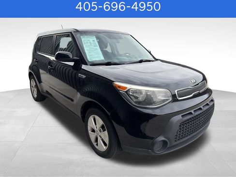 Used 2016 Kia Soul Base image 2