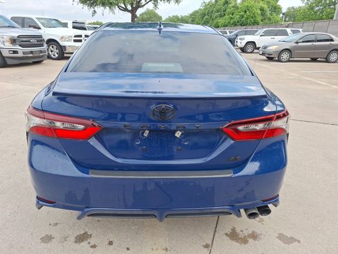 Used 2023 Toyota Camry SE image 5