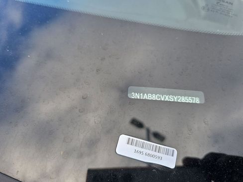 Used 2025 Nissan Sentra SV image 9