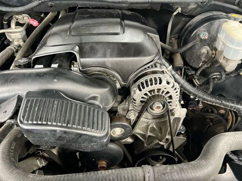 Used 2011 Chevrolet Silverado 1500 LS w/ LPO, Chrome Package RWD image 23