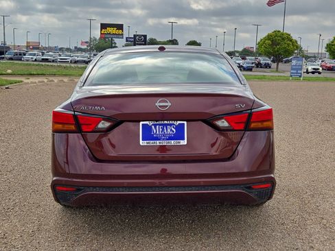 Used 2024 Nissan Altima 2.5 SV FWD image 4