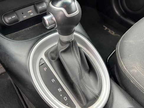 Used 2017 Kia Soul + FWD image 14