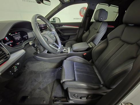 Used 2023 Audi Q5 2.0T Prestige w/ Prestige Package image 17