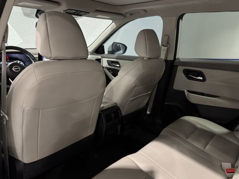 Used 2023 Nissan Rogue SL image 33