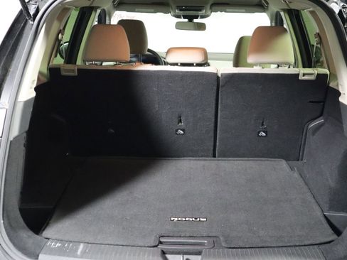 Used 2023 Nissan Rogue SV image 9