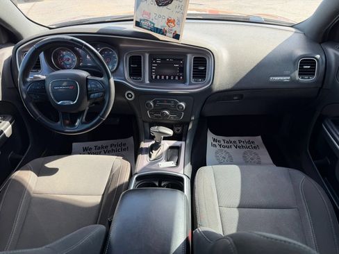 Used 2019 Dodge Charger SXT RWD image 9