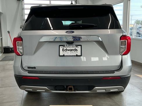 Used 2021 Ford Explorer XLT w/ Equipment Group 202A AWD/4WD image 8