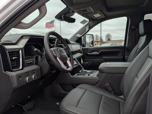 New 2026 GMC Sierra 3500 Denali w/ Denali Reserve Package AWD/4WD image 41
