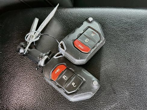 Used 2020 Jeep Wrangler Sport AWD/4WD image 33