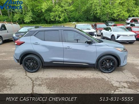 Used 2023 Nissan Kicks SR w/ SR Premium Package FWD image 6