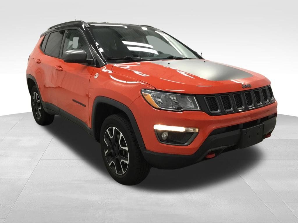 Used 2020 Jeep Compass Trailhawk w/ Leather Interior Group AWD/4WD image 3
