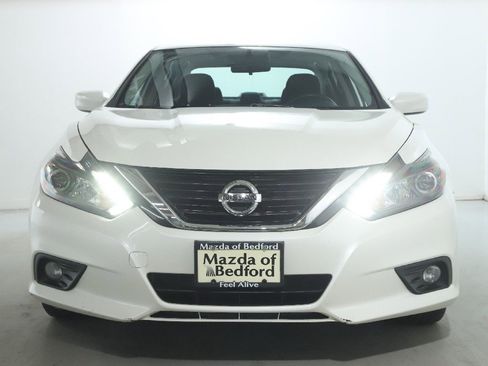 Used 2016 Nissan Altima 3.5 SR image 2
