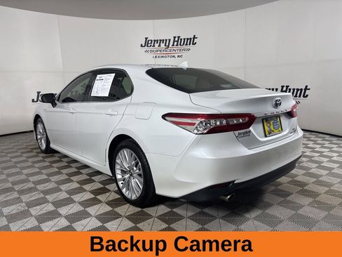 Used 2020 Toyota Camry XLE FWD image 8