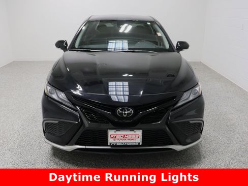 Used 2023 Toyota Camry XSE image 3