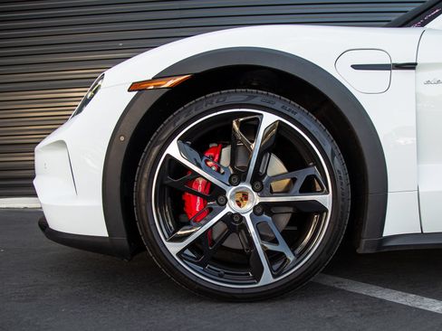 Certified 2025 Porsche Taycan 4S AWD/4WD image 7