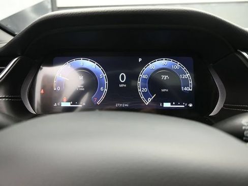 Used 2023 Jeep Grand Cherokee Altitude AWD/4WD image 11