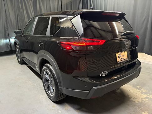 Used 2025 Nissan Rogue SV FWD image 7