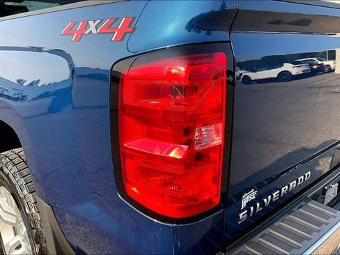 Used 2018 Chevrolet Silverado 1500 LT w/ All Star Edition AWD/4WD image 29