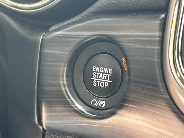 Used 2021 Jeep Grand Cherokee Laredo AWD/4WD image 34