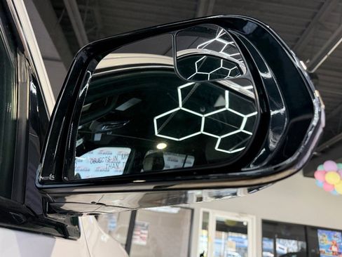 Used 2024 Jeep Wagoneer L Series II w/ Flexible Seating Group image 8