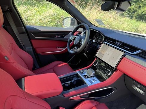 New 2026 Jaguar F-PACE R-Dynamic S image 21