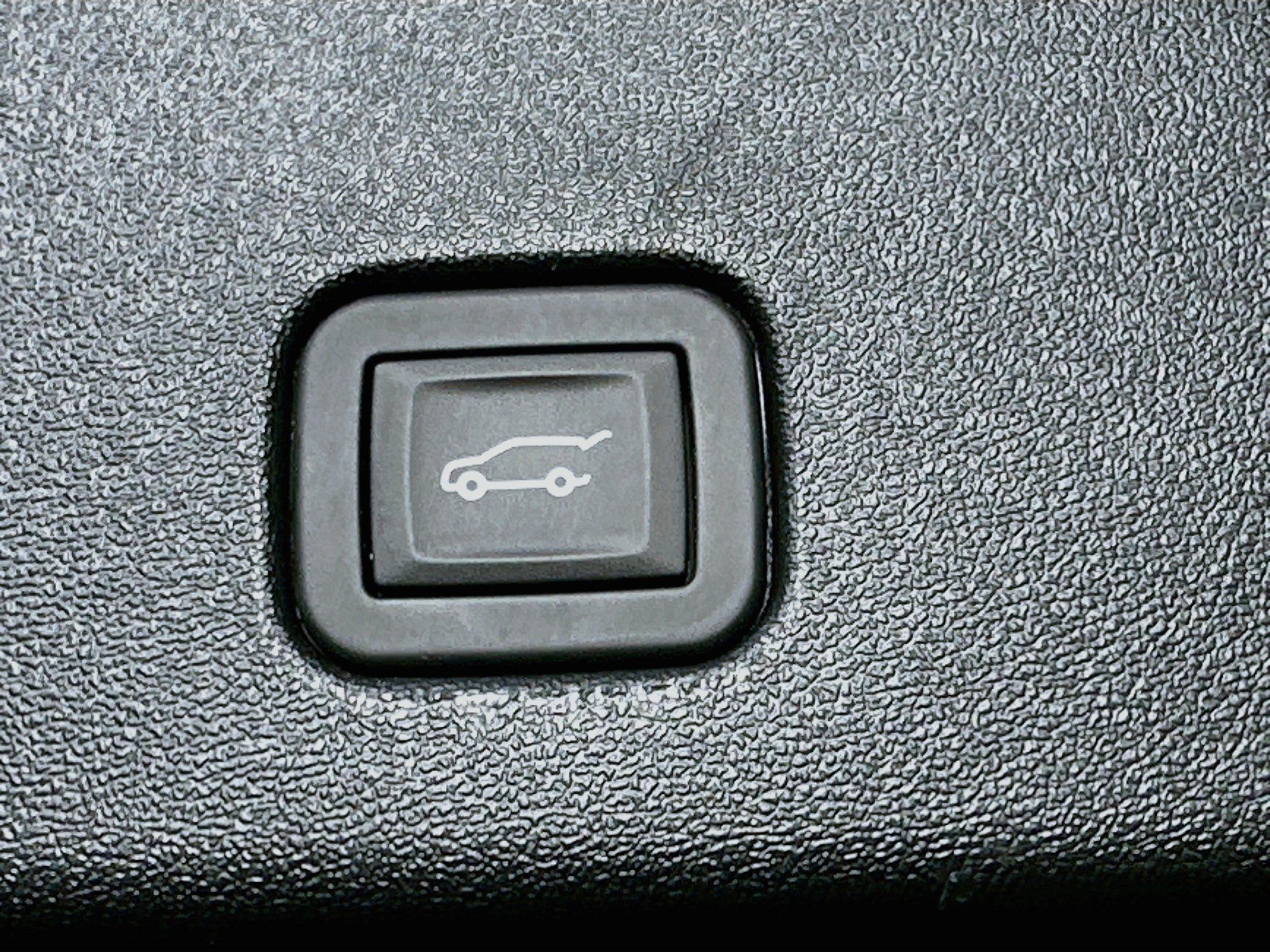 Used 2025 Cadillac Optiq Sport 2 AWD/4WD image 30
