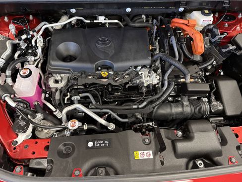 Used 2024 Toyota RAV4 SE w/ Weather & Moonroof Package image 14